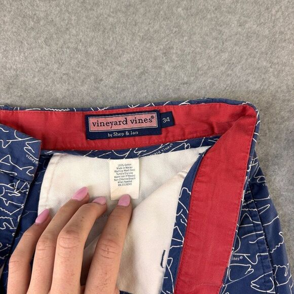 Vineyard Vines Men's Navy Blue Fish Print Cotton Shorts Size 34 x 7 Casual Chino - Picture 2 of 10